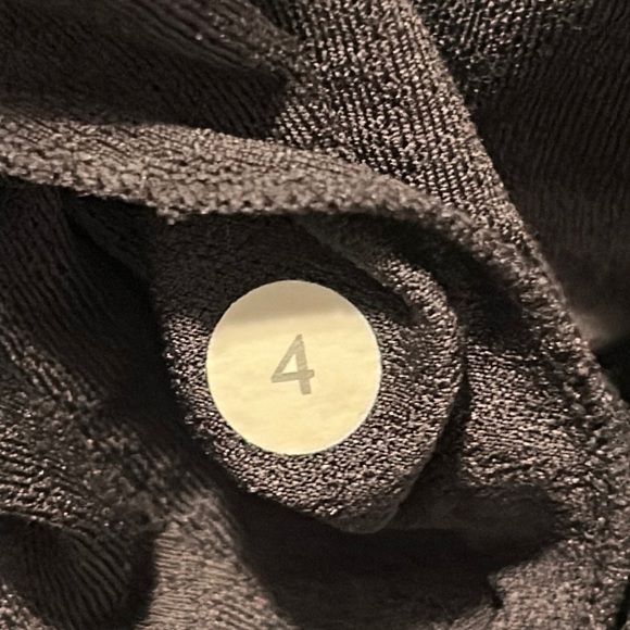 LULULEMON Power Dance Tank Yoga Top Built in Bra Gray / Dark Gray Size 4 - Picture 6 of 12